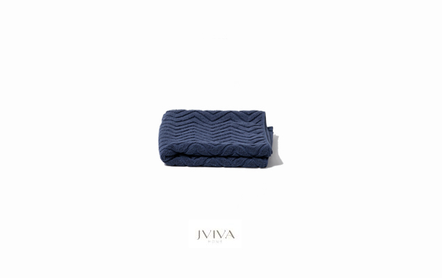 ผ้าขนหนูคอตตอน เช็ดหน้า 12x12 นิ้ว - CottonLuxe Collection_Chevron กรมท่า Navy Peony