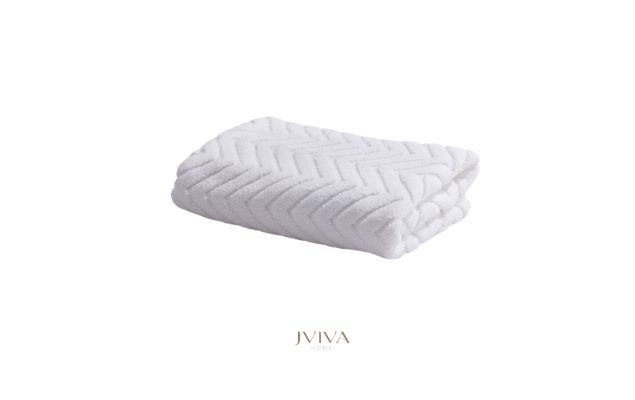 ผ้าขนหนูคอตตอน เช็ดตัว 27x54 นิ้ว - CottonLuxe Collection_Chevron ขาว Crystal White