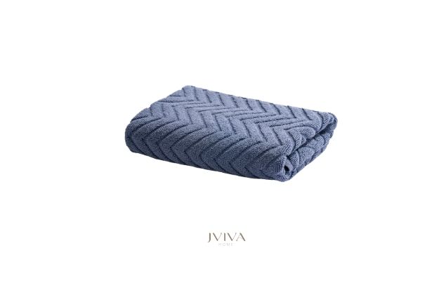 ผ้าขนหนูคอตตอน เช็ดตัว 27x54 นิ้ว - CottonLuxe Collection_Chevron ฟ้า Dusty Blue